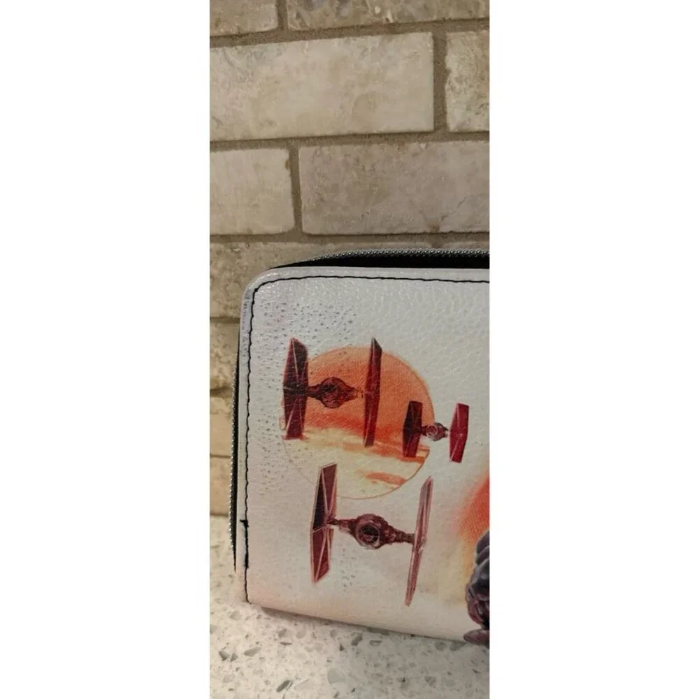 Disney Star Wars The Mandalorian zip around‎ Wallet-